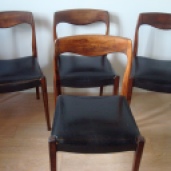 4 chaises palissandre / skai noir - 170 €